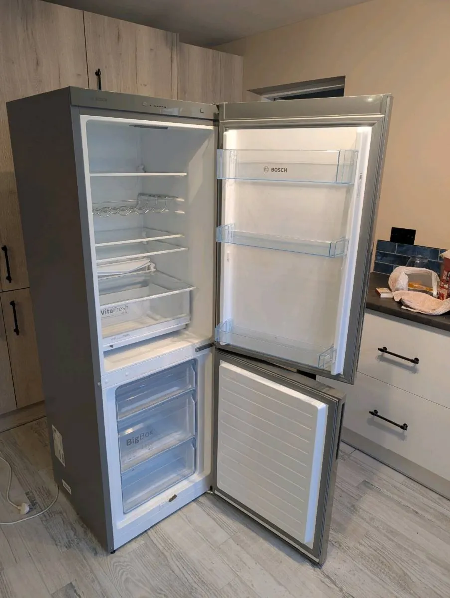BOSCH Fridge Freezer - Image 2