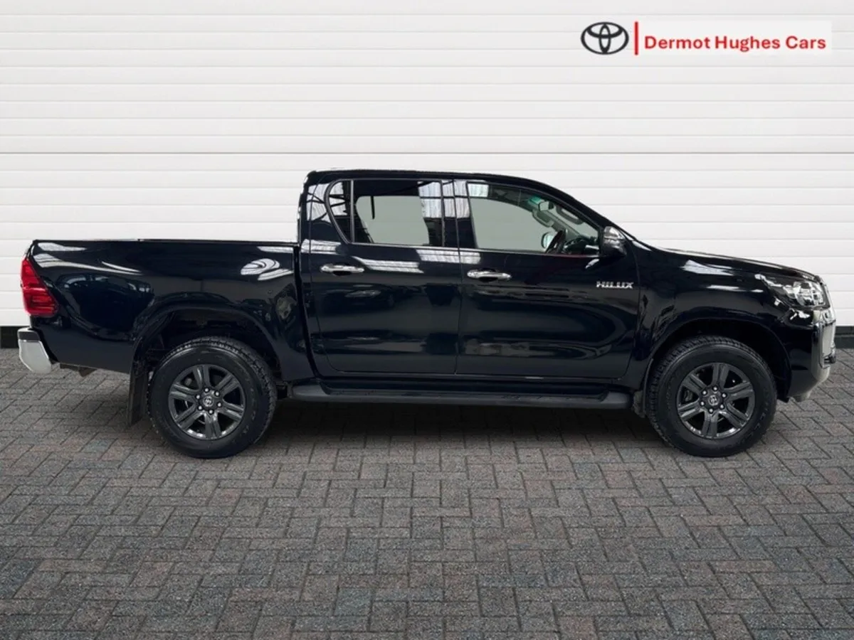Toyota Hilux 2.4 SR5 D/CAB AUTO - Image 3