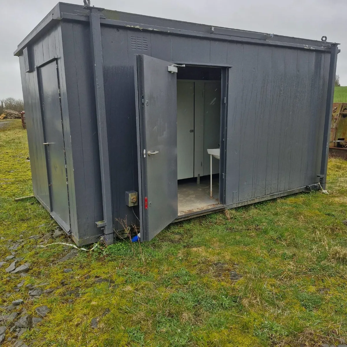 Toilet Block - Image 1