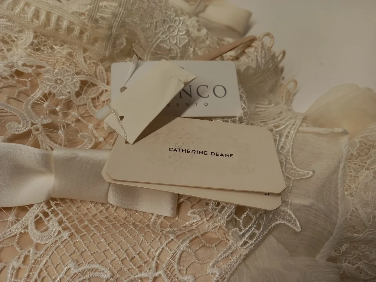 Online Auction Of Bridal Accessories & More! - Image 4