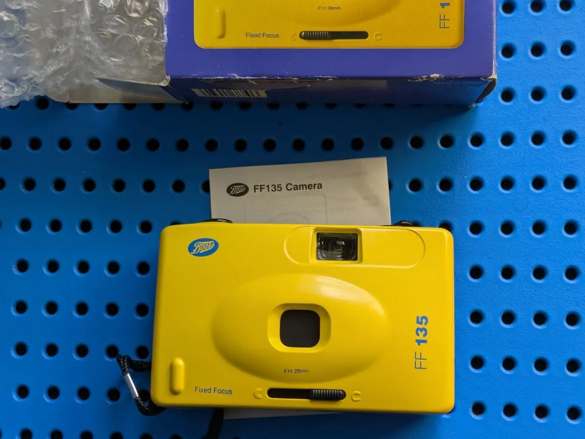 🎞️ Boots film camera - Image 2