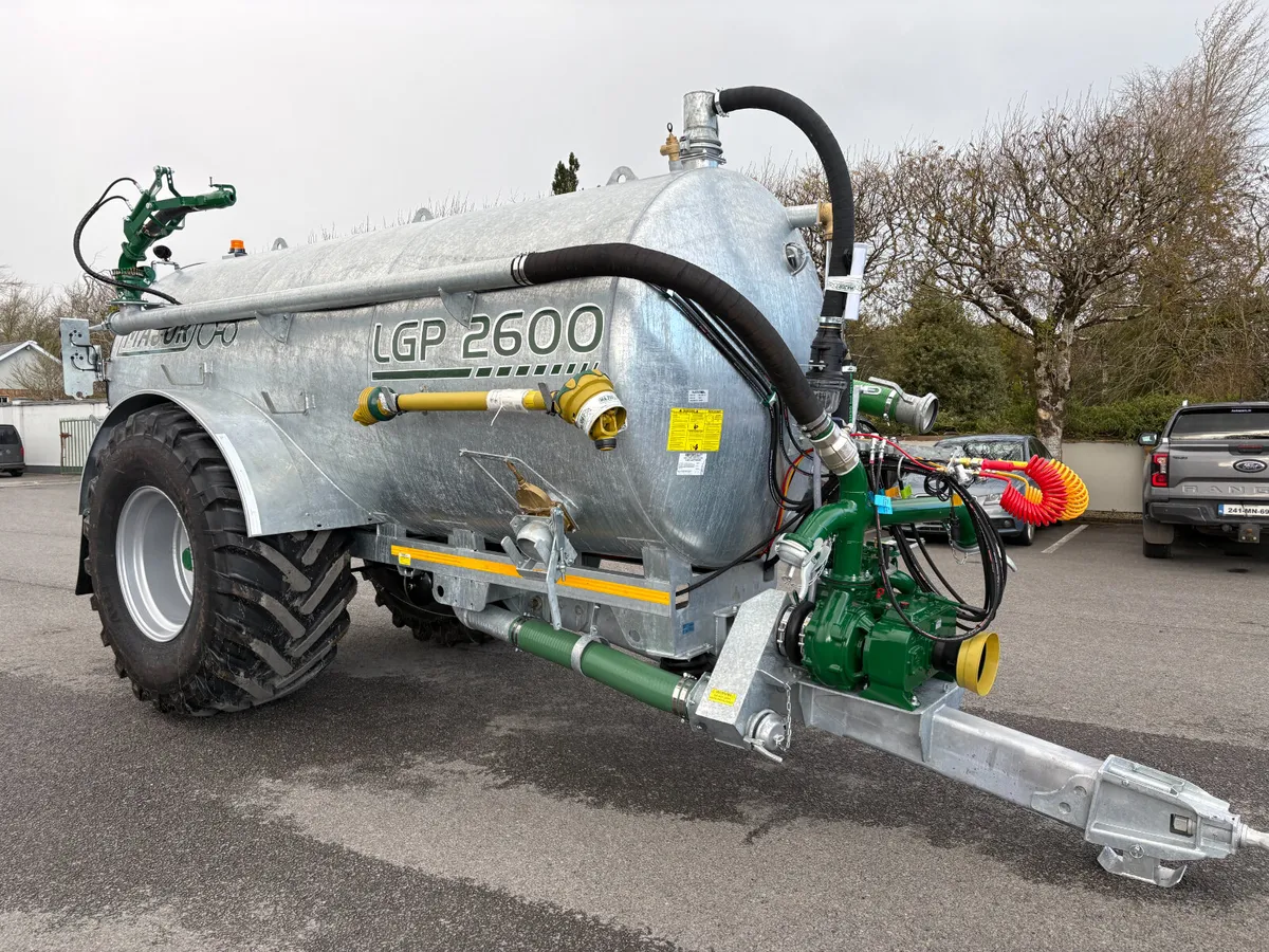 Major 2600g Tank c/w Raingun 🚨In Stock - Image 1