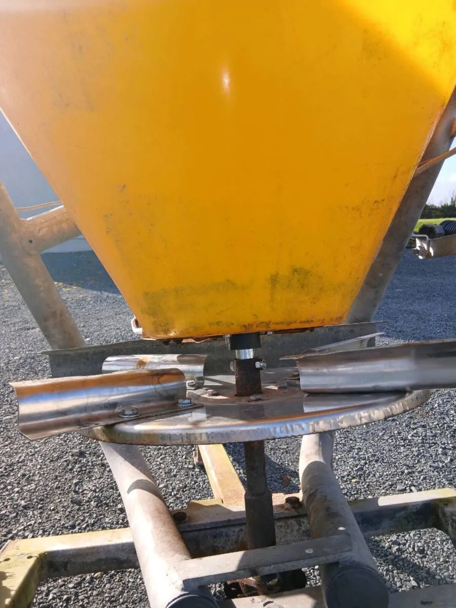 Jarmet fertiliser/salt spreader 300kg - Image 4