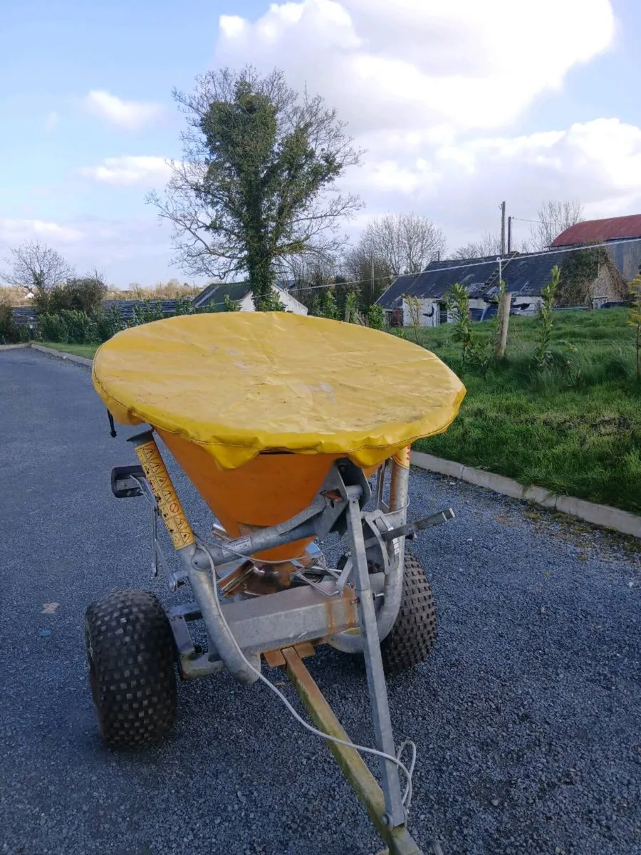 Jarmet fertiliser/salt spreader 300kg - Image 1