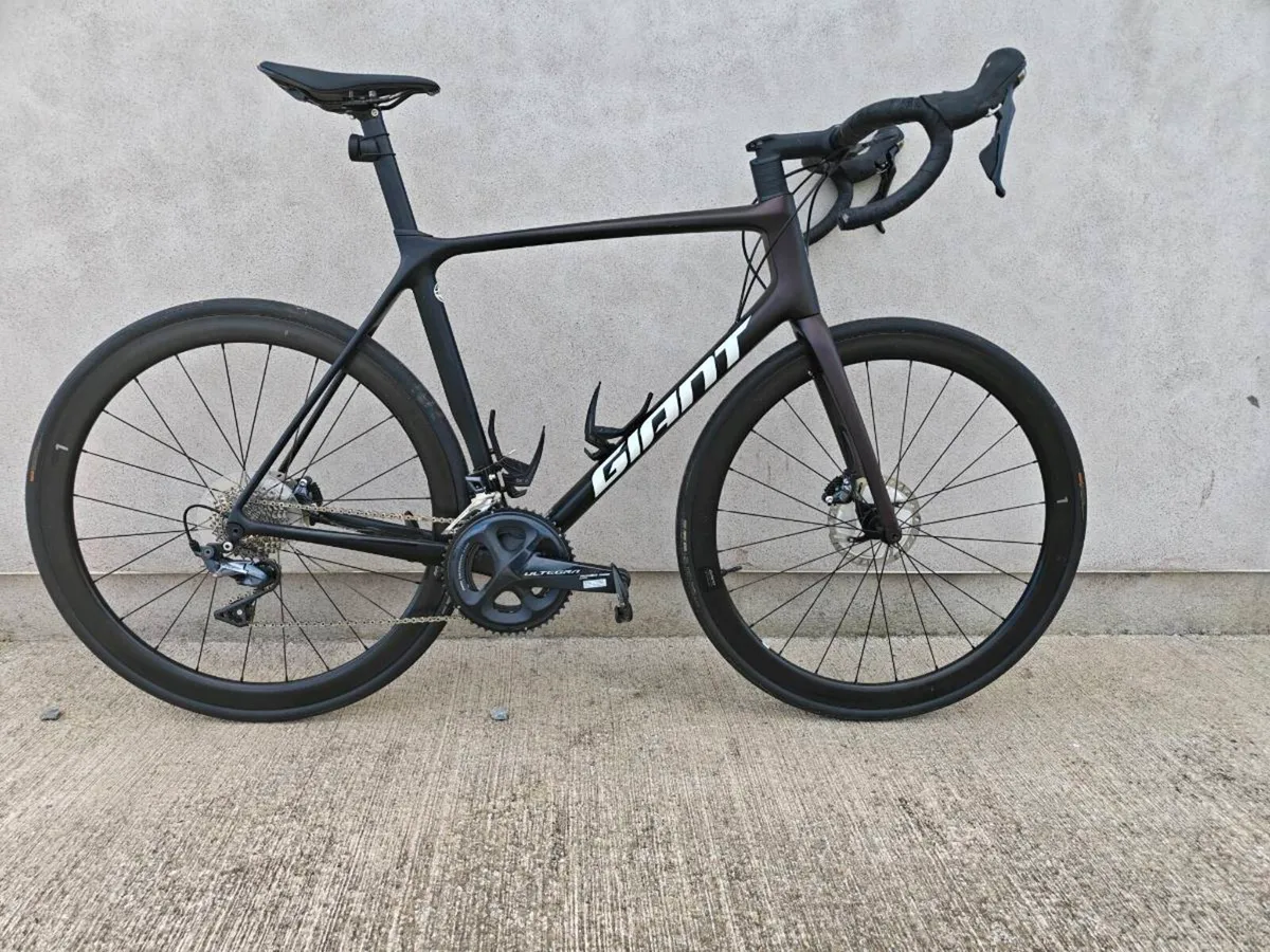 Giant Road Bike - Image 1