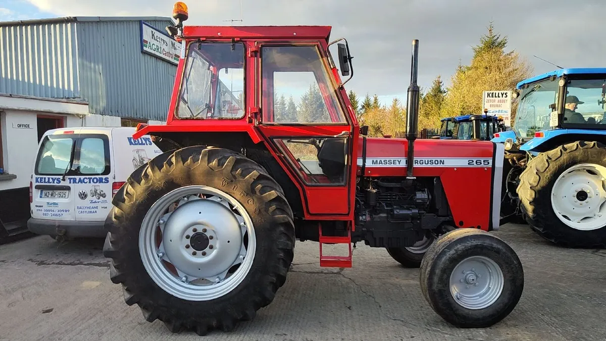 Massey Ferguson - Image 1