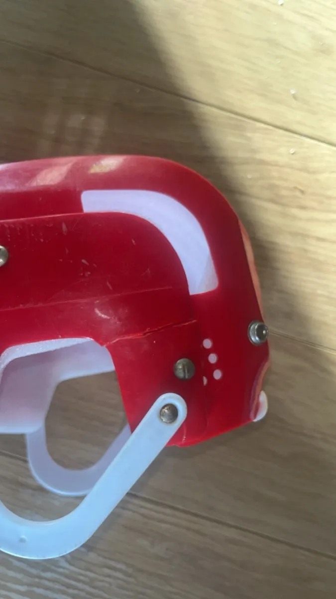 Oldstyle red azzurri hurling helmet - Image 2