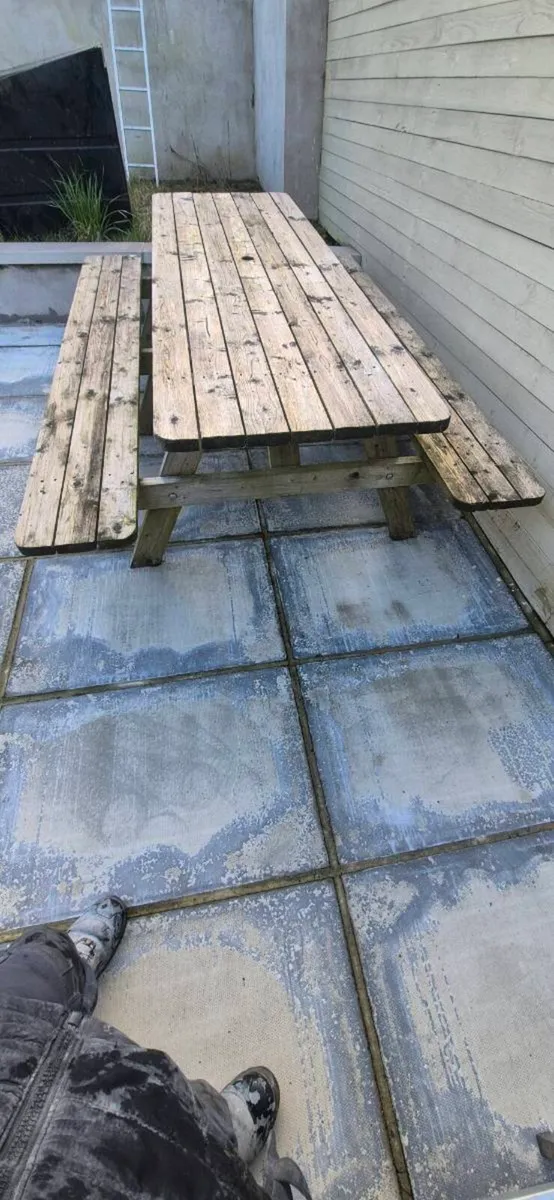 Picnic bench - Image 1