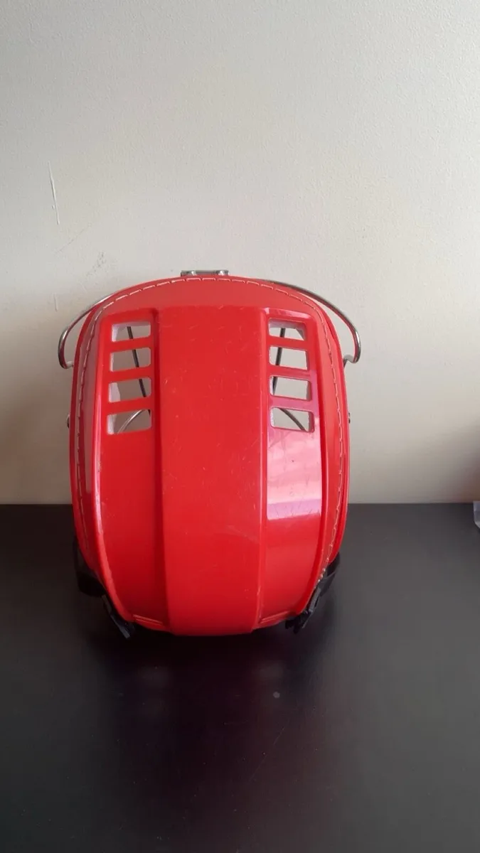 Gola hurling helmet - Image 3