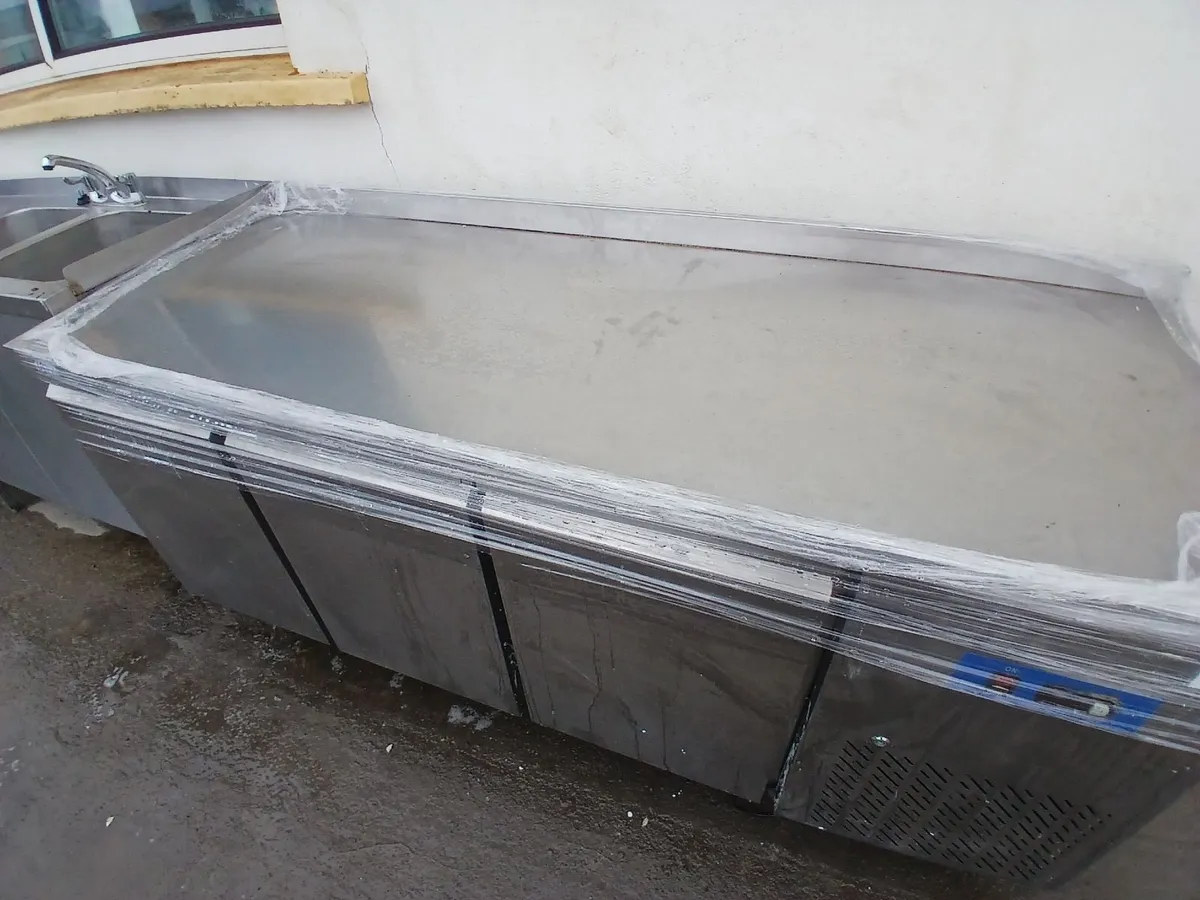 Staneless steel cabbinet  work bench on wheels - Image 2