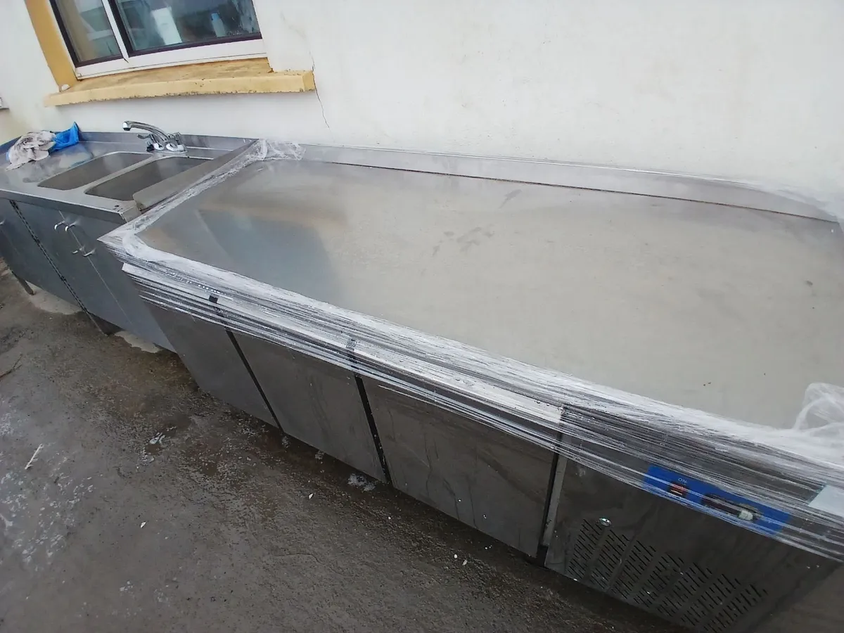 Staneless steel cabbinet  work bench on wheels - Image 3