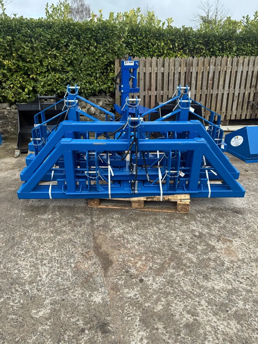 Dowd bale lifters and power box - Image 2