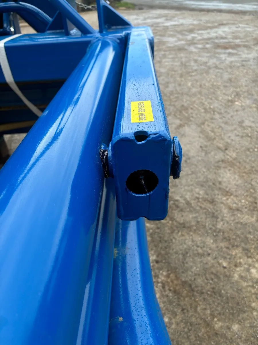 Dowd bale lifters and power box - Image 4