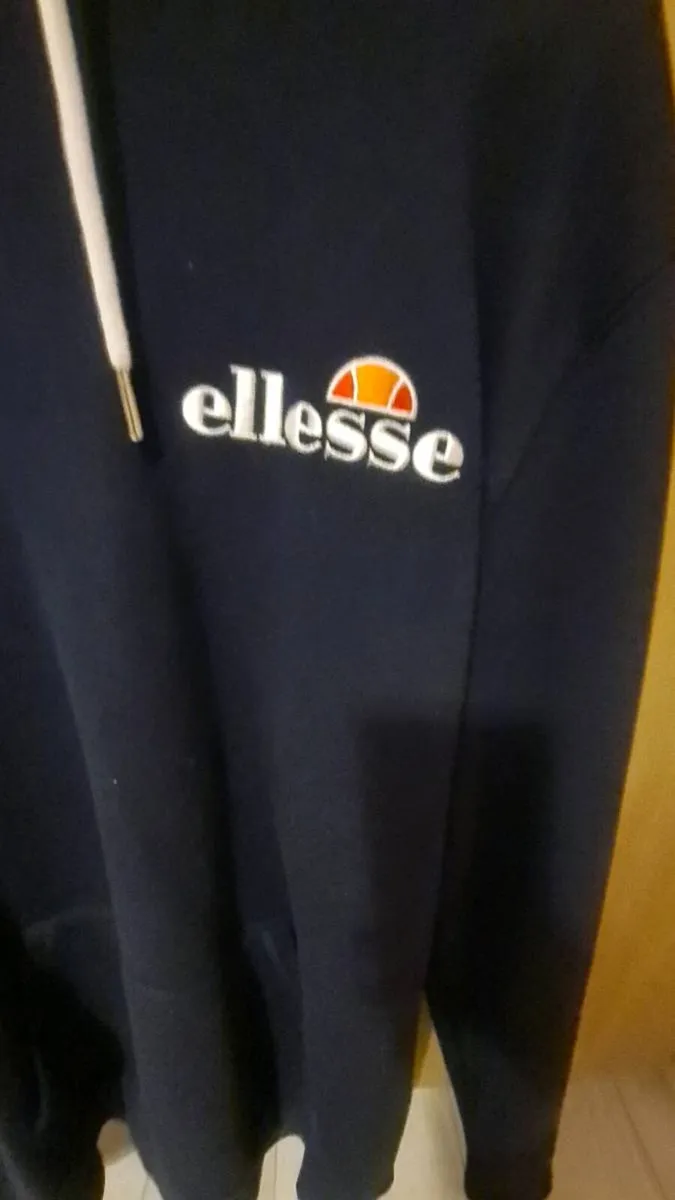Ellesse hoodie large - Image 3