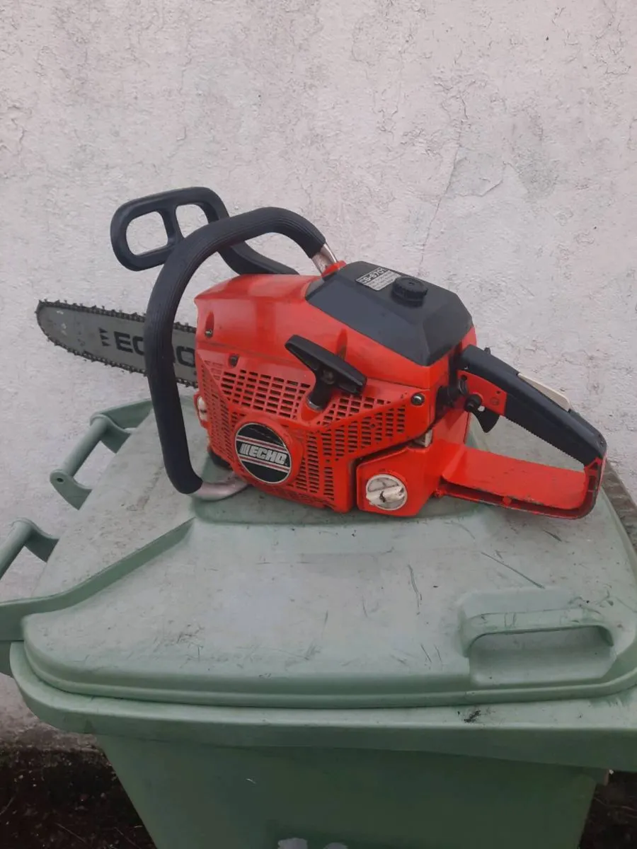 Echo professional chainsaw - Image 1