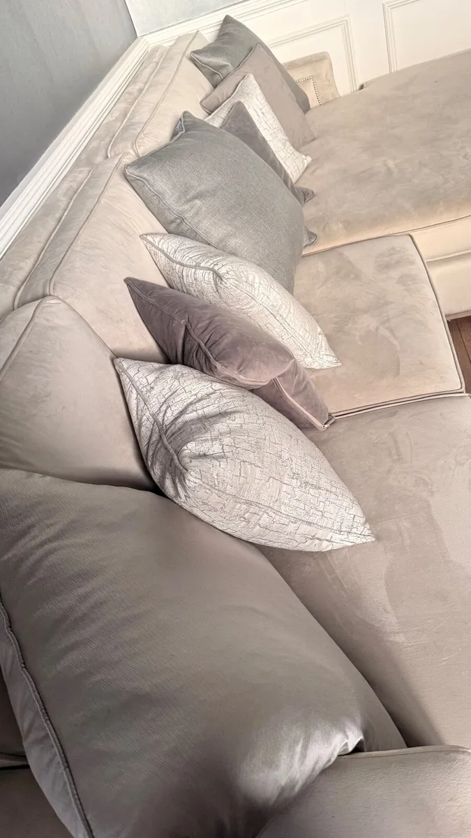 Luxury Corner Sofa with Chaise - Image 3