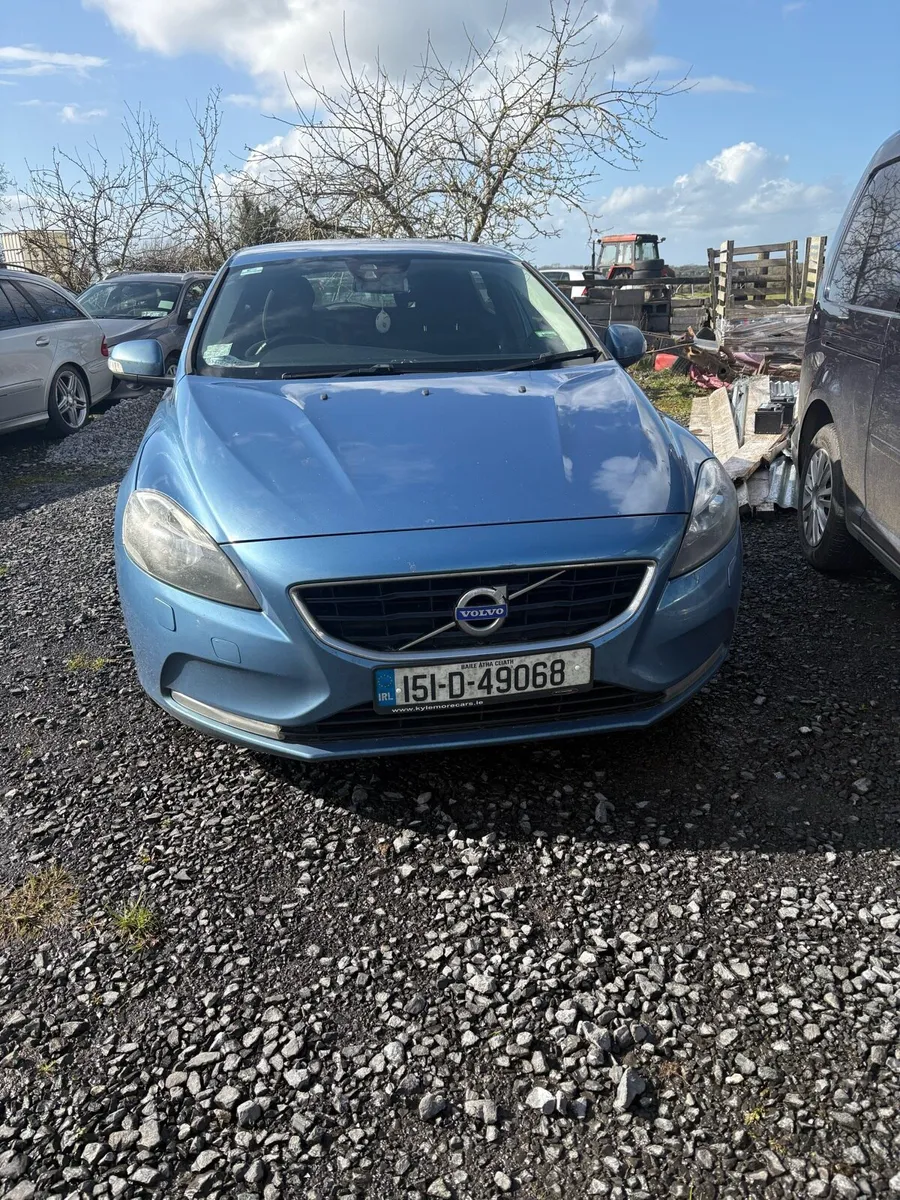 2015 Volvo V40 1.6 diesel, T belt broken. - Image 2