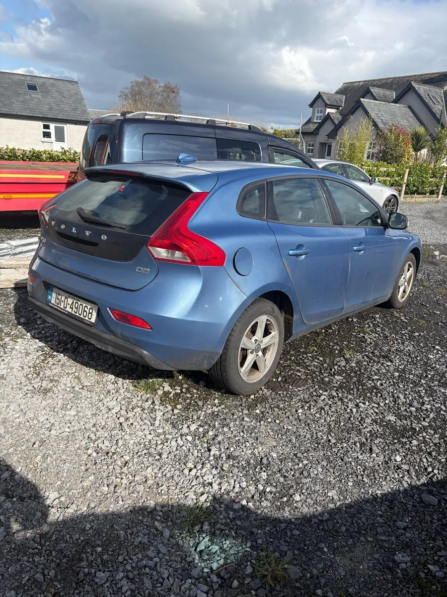 2015 Volvo V40 1.6 diesel, T belt broken. - Image 3