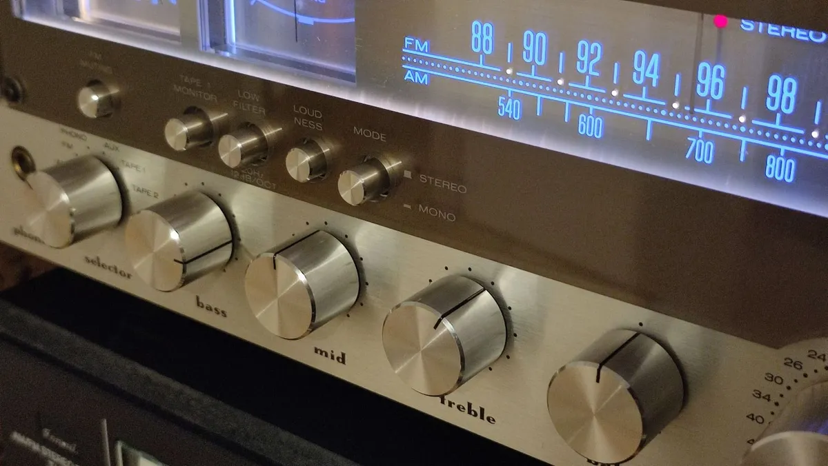 VintageMARANTZ MR230 Receiver.Fuly cleaned.LikeNew - Image 4