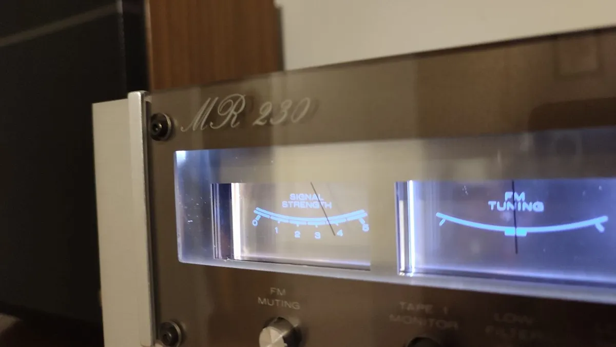 VintageMARANTZ MR230 Receiver.Fuly cleaned.LikeNew - Image 3