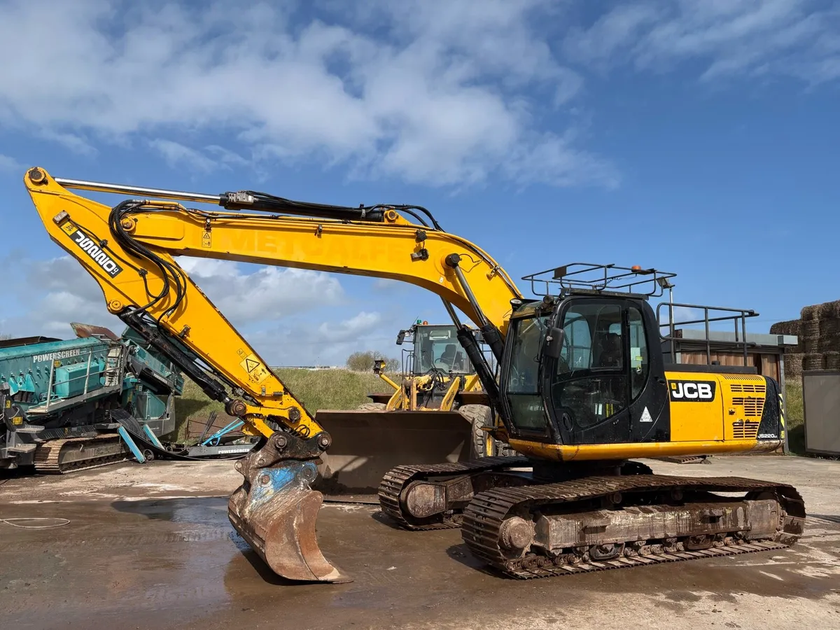 JCB JS220 LC - Image 1
