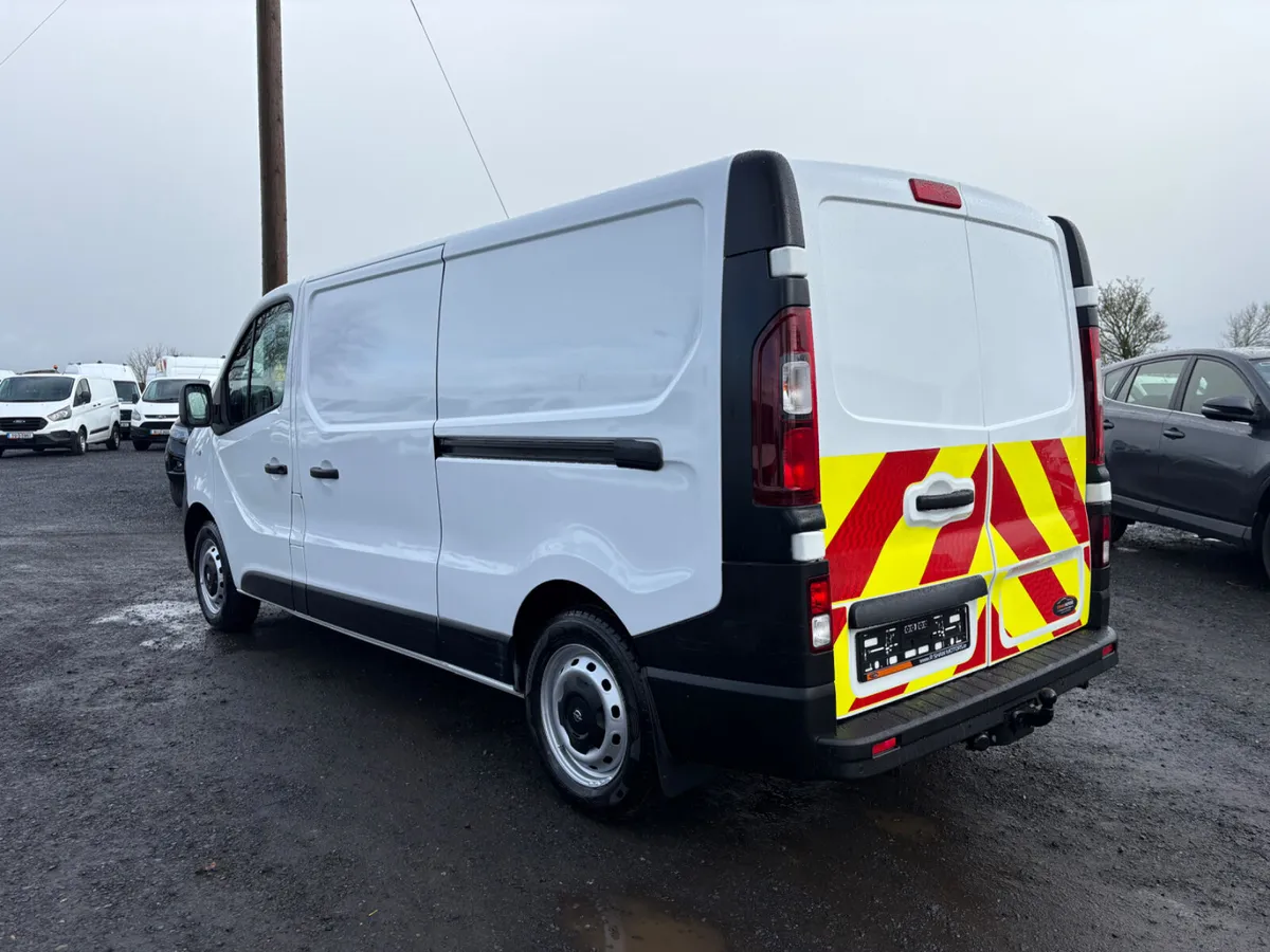 Opel Vivaro - Image 1