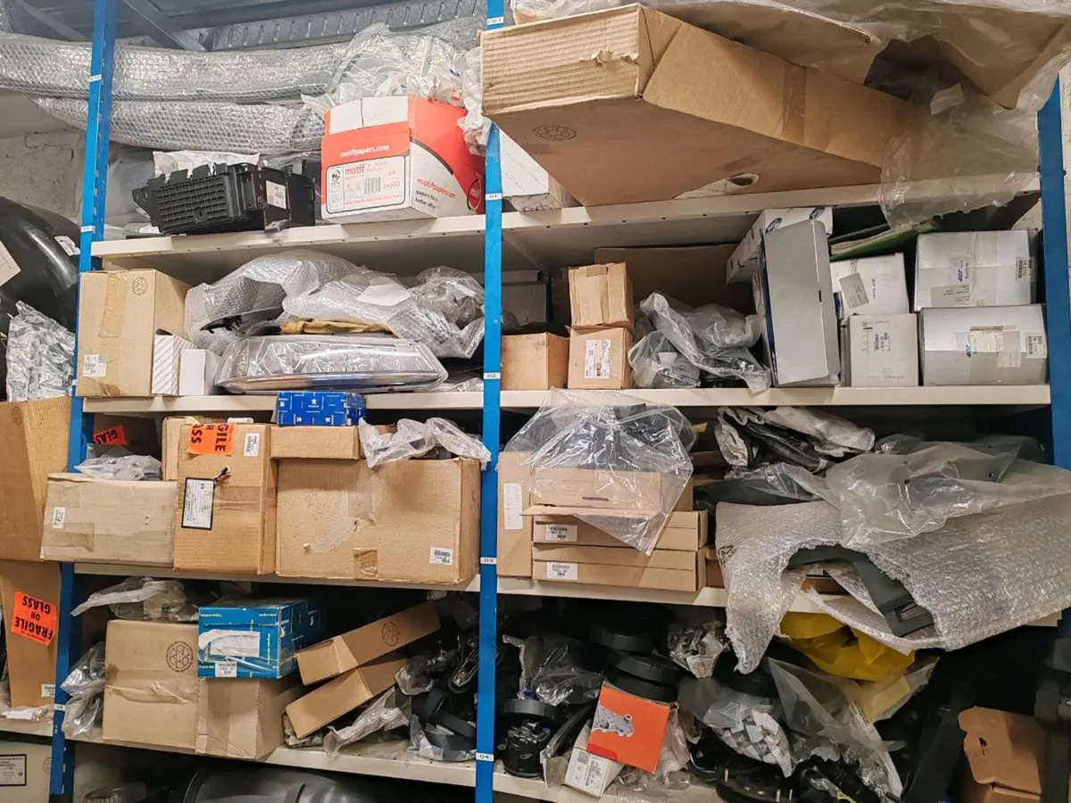 Various parts. - Image 2