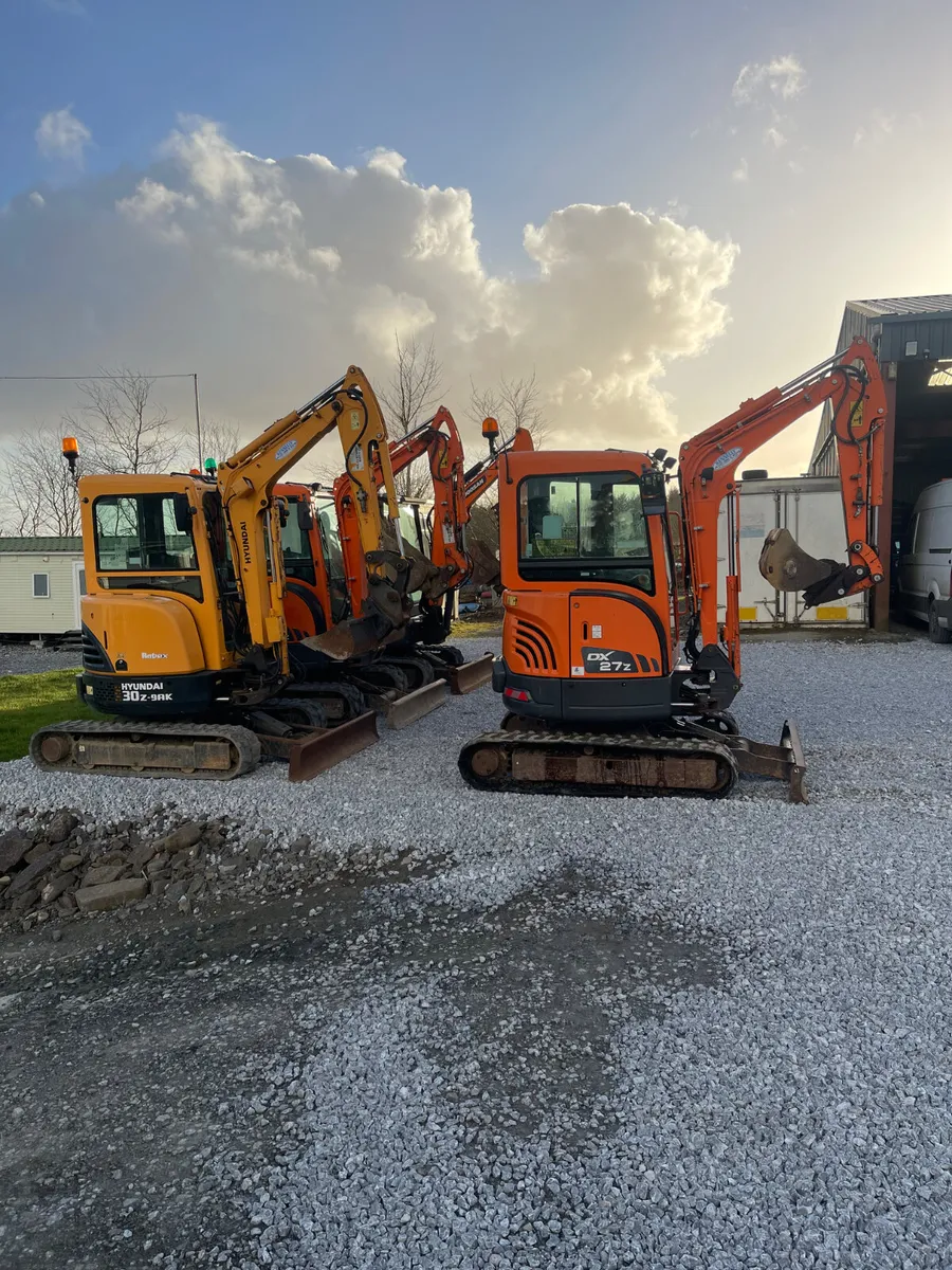 Hyundai 30z-9.   2018   CHOICE OF MORE - Image 1