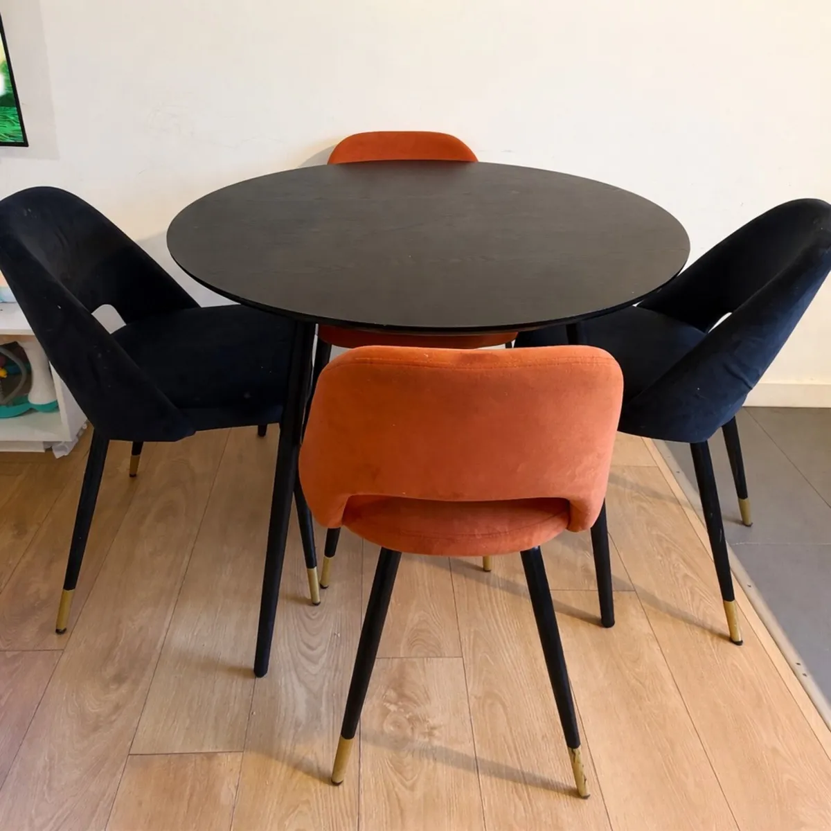 Modern Round Table Chair & Velvet Chairs - Image 1