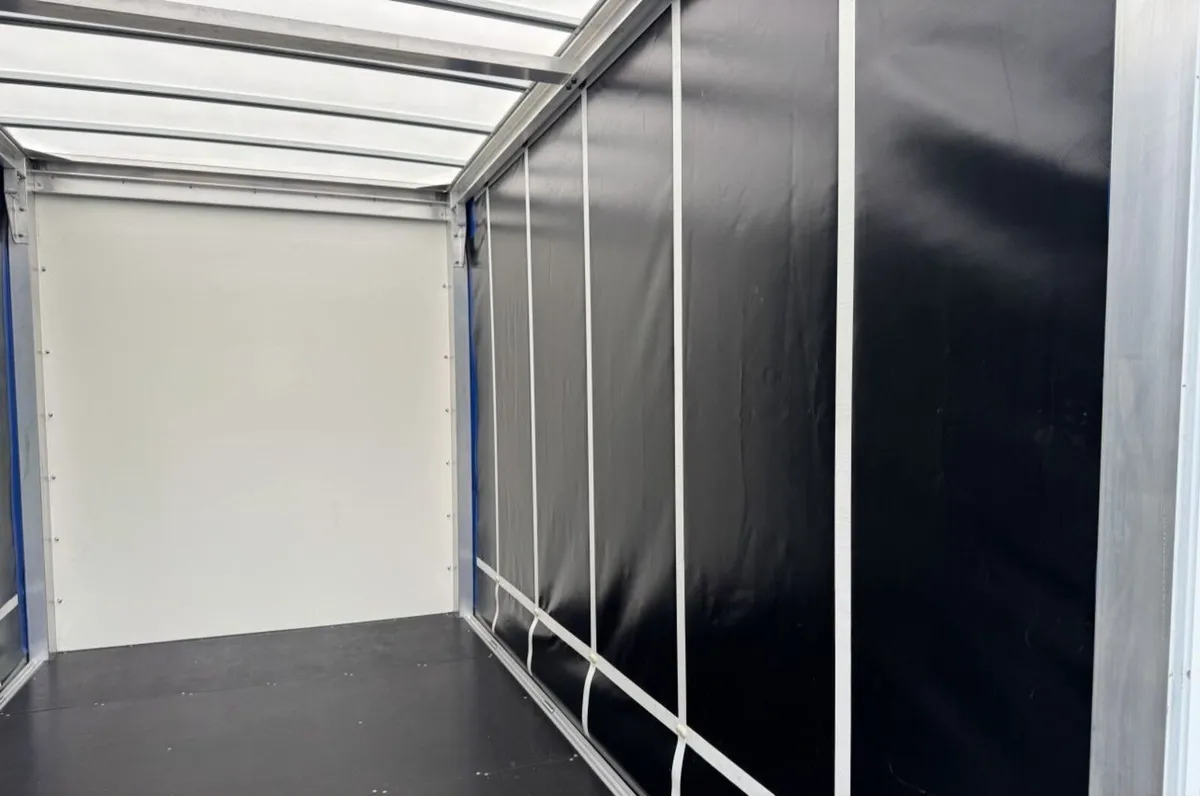 2021 Nissan Nv400 Curtain Sider Van - Image 4