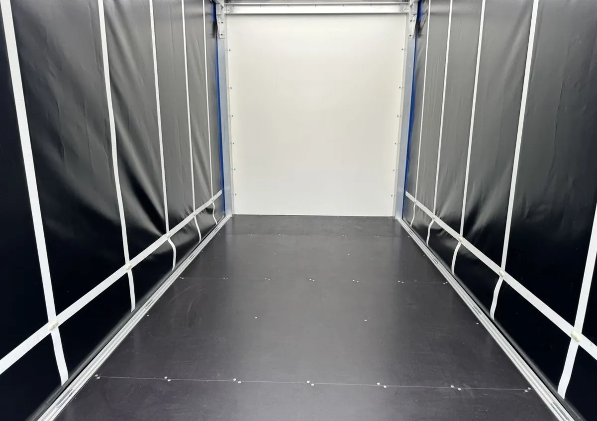 2021 Nissan Nv400 Curtain Sider Van - Image 3