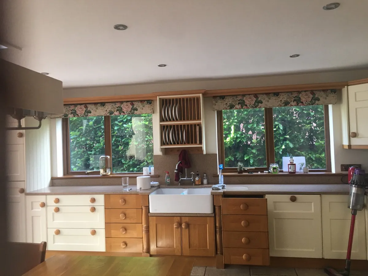 Kitchen   Beautiful solid Oak and cream kitchen - Image 1