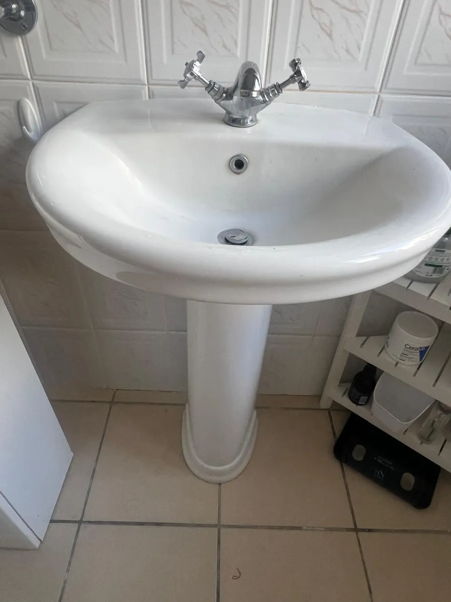 Bathroom furniture - Image 2