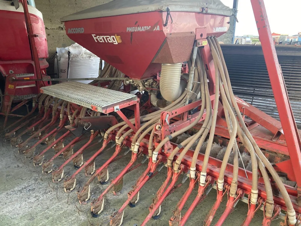 4 metre Accord - Image 1