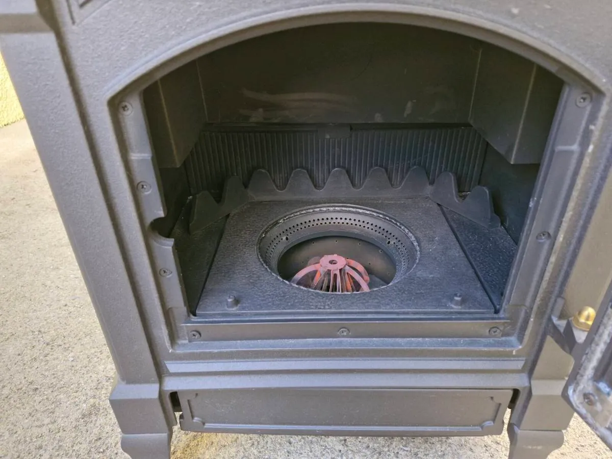 Oil Stove Nestor Martin 5kw (LIKE NEW) - Image 2