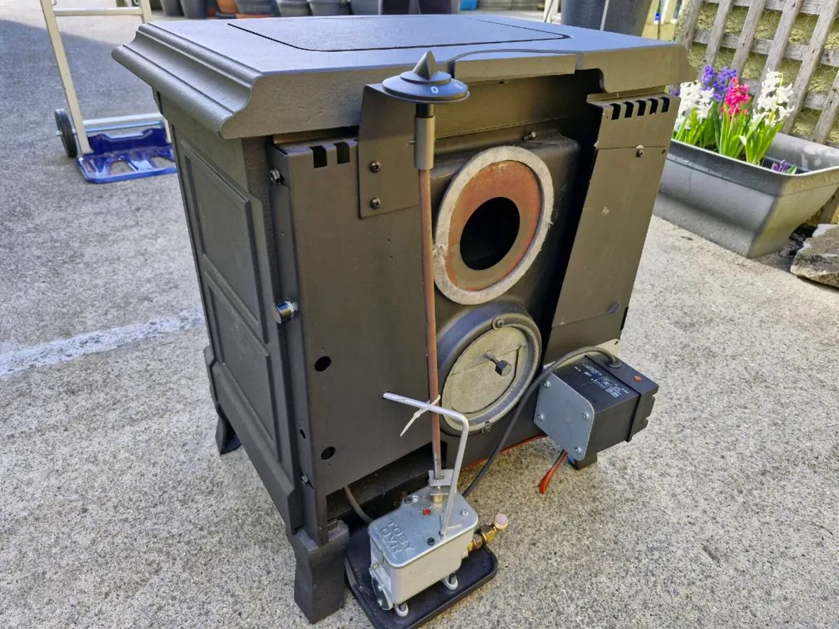 Oil Stove Nestor Martin 5kw (LIKE NEW) - Image 3