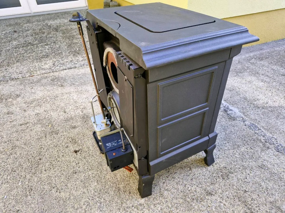 Oil Stove Nestor Martin 5kw (LIKE NEW) - Image 4