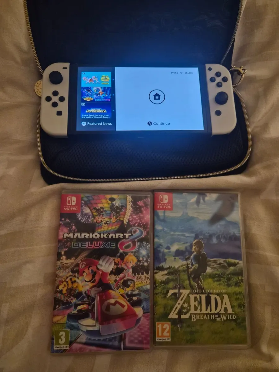 Nintendo Switch Oled With 2 Games - Image 2