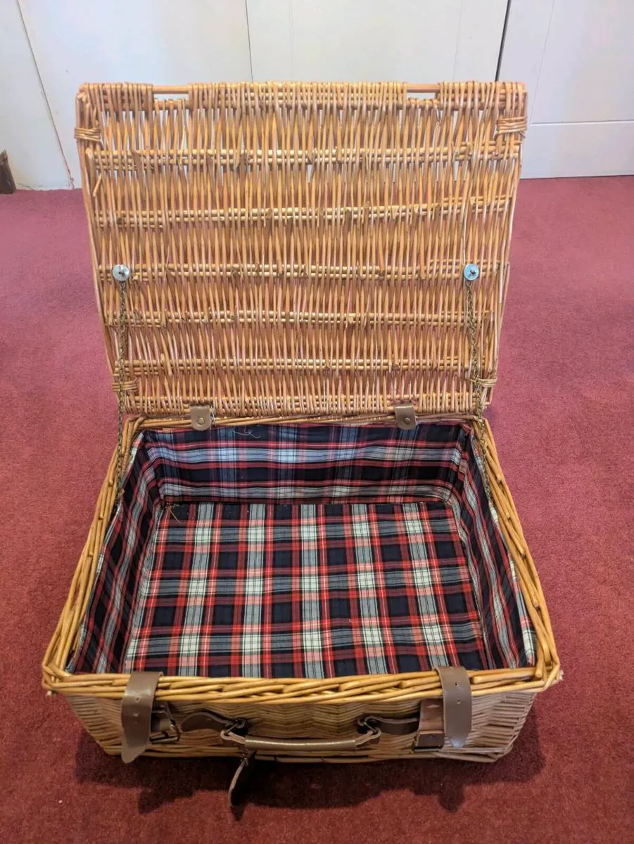 Wicker Basket with Tartan Lining - Image 1