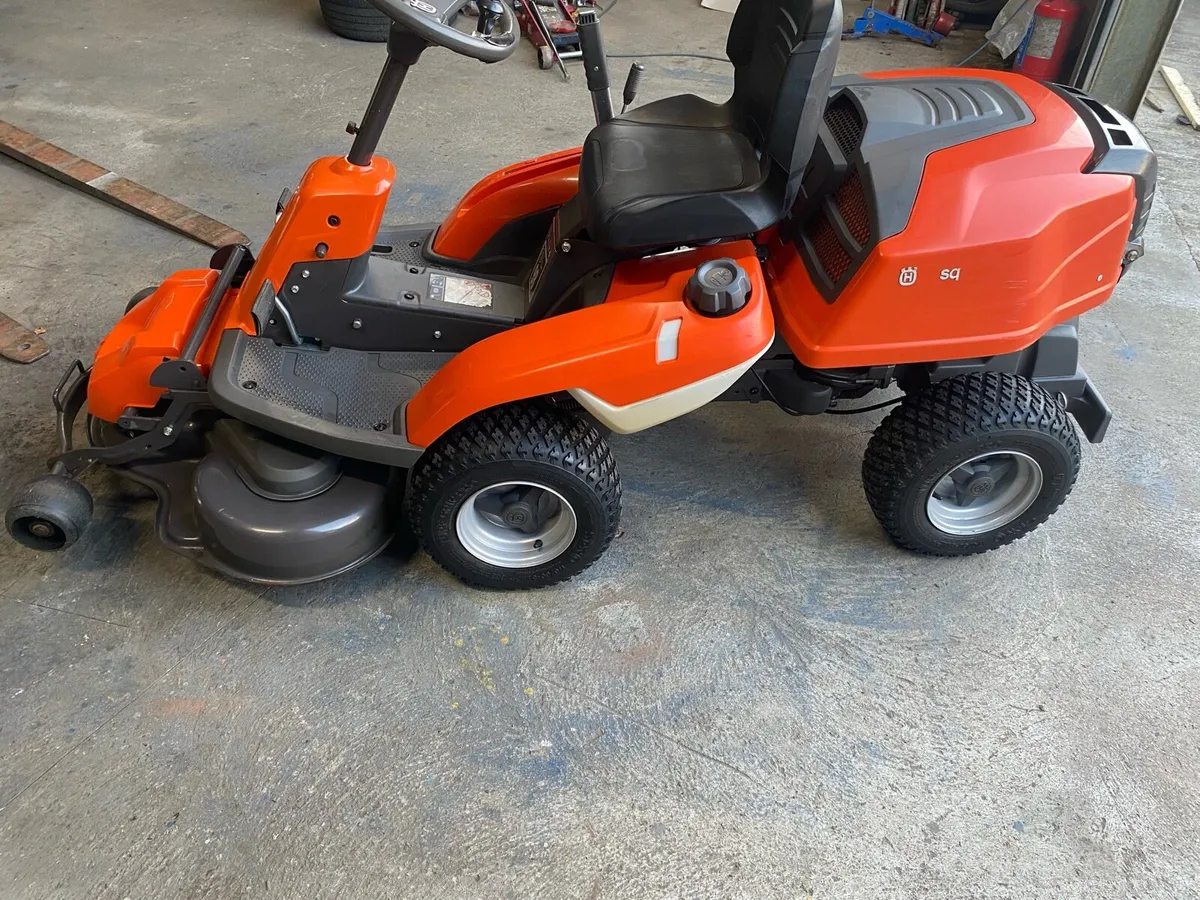 Husqvarna ride on lawnmower - Image 2