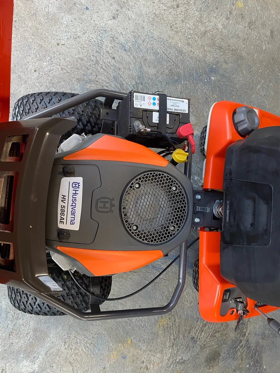 Husqvarna ride on lawnmower - Image 4