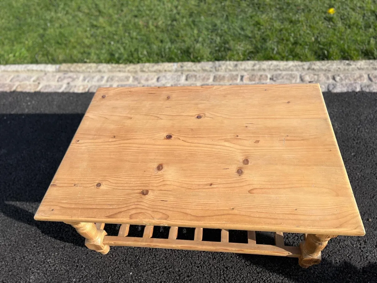 REDUCED Solid wood coffee table - Image 3