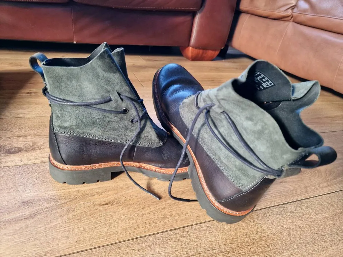 Clarks leather boots mens - Image 1