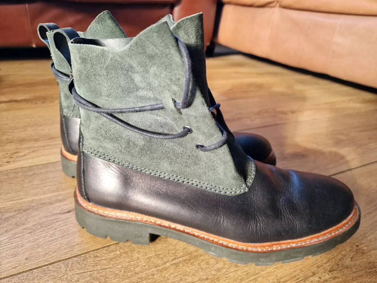 Clarks leather boots mens - Image 2