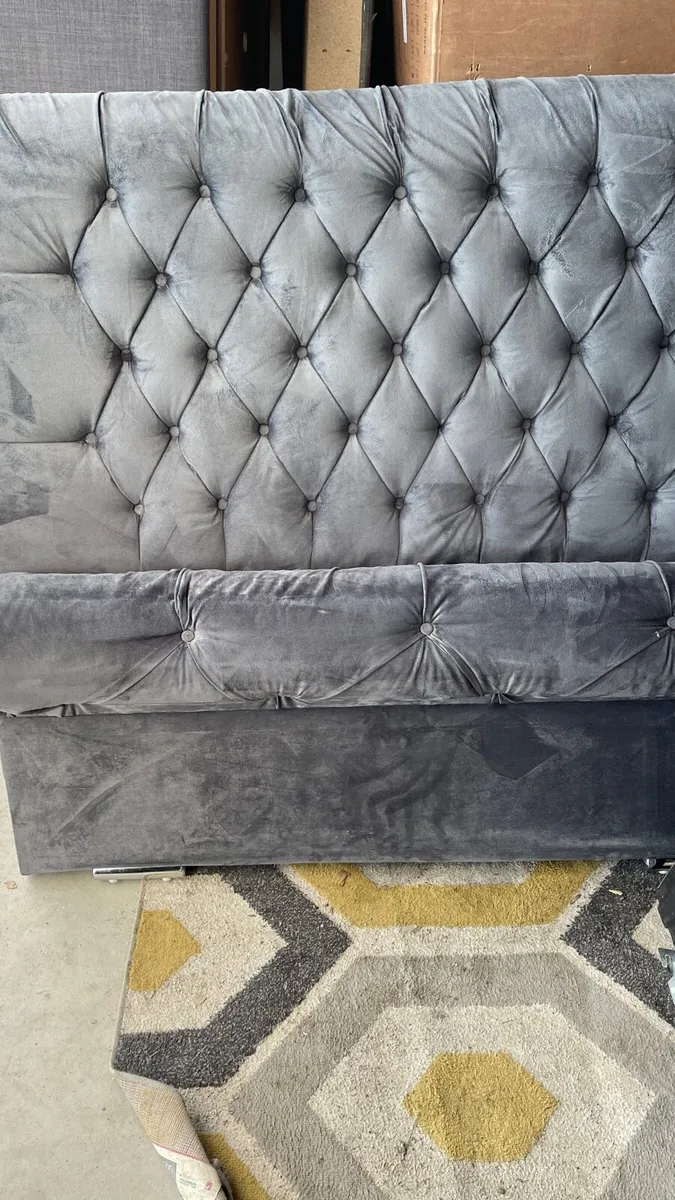 Double bed - Image 1