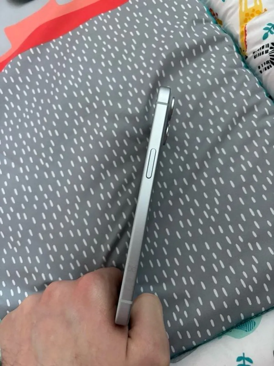 iPhone 15 128GB Mist Blue - Image 3