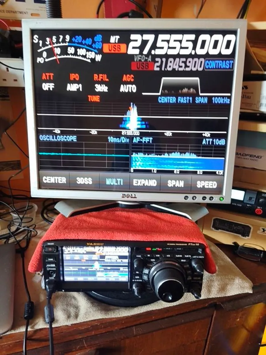 Yaesu FTDX10 HF Transceiver - Image 2