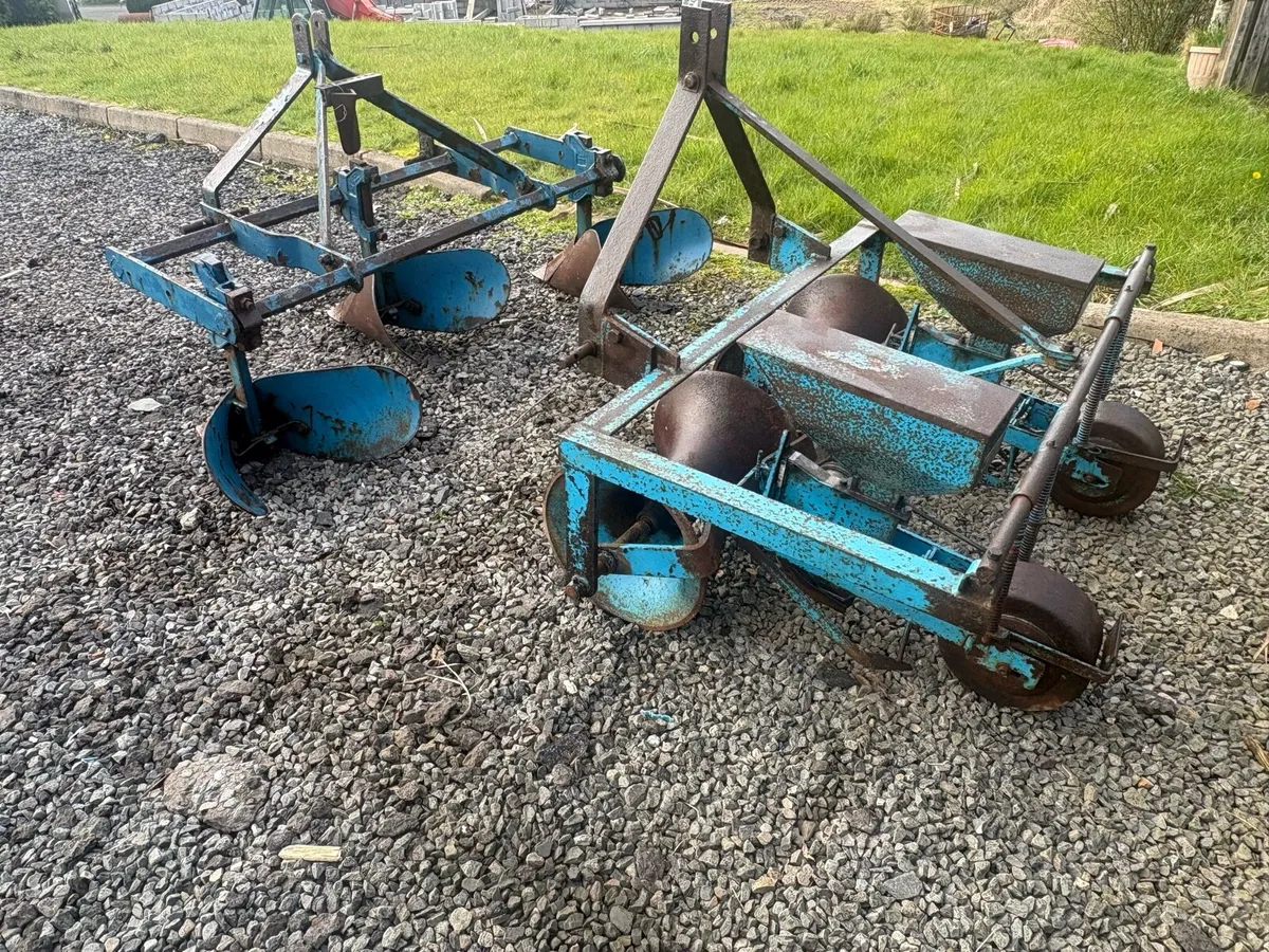 Webb Vegetable seeder & Twose Drill Plough - Image 2