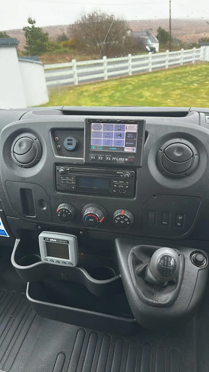 2019 renault master welfare van 6 seater - Image 4