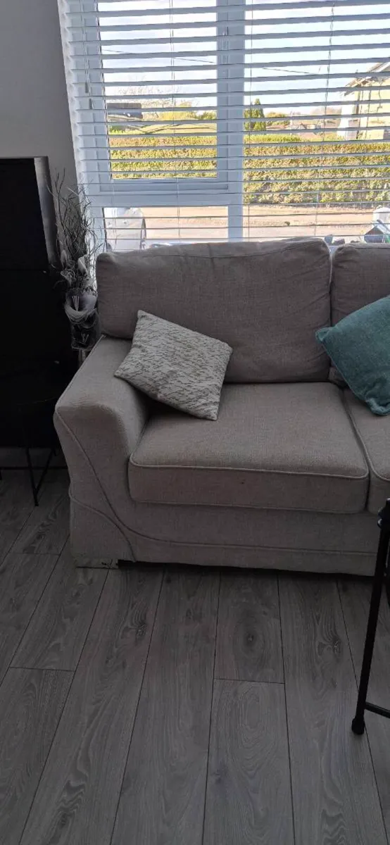 Grey corner sofa with foot poof. - Image 3